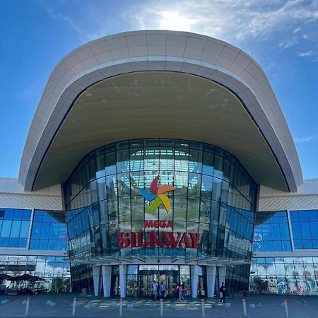 Уютная Квартира На Expo-Smart Замок Apartment Astana Bagian luar foto