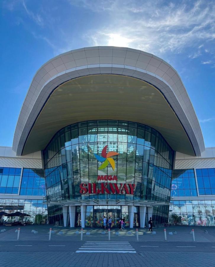 Уютная Квартира На Expo-Smart Замок Apartment Astana Bagian luar foto